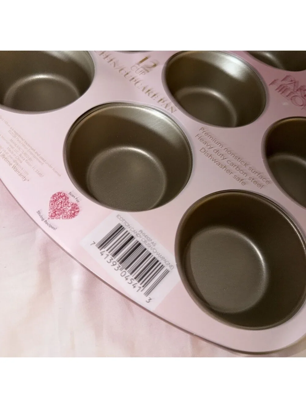 PARIS HILTON MUFFIN/CUPCAKE PAN X12 pink   PARIS HILTON PAN
